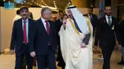 سفير السعودية يزور صالة مبادرة طريق مكة في مطار أنقرة