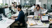 لماذا لا يعني العمل لساعات أطول إنتاجية أعلى؟