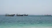 اشتباكات جديدة بين الجيش الإيراني والبحرية الأمريكية في مضيق هرمز