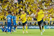 النصر يحسم ديربي الرياض ويهزم الهلال بهدف سيماكان
