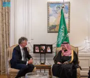 لقاء سعودي بريطاني يؤكد أهمية حماية الملاحة في مضيق هرمز
