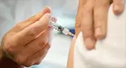 وزارة الصحة تؤكد أن تطعيمات الحج أمان للحاج ولمن حوله