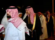 آل حافظ يستقبلون المعزين في وفاة عميد أسرتهم محمد علي حافظ