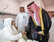 أمير الجوف يطمئن على صحة الشيخ متعب القعقاع في المستشفى