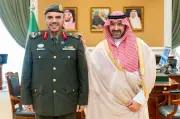 خالد بن سعود يقلّد مدير جوازات تبوك وليد السديري رتبة لواء