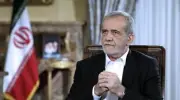 الرئيس الإيراني يعترف بتضرر الاقتصاد من الهجمات الأمريكية الإسرائيلية ويعلق على المفاوضات