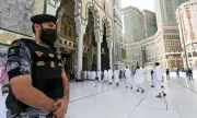 ضبط مواطن سعودي نقل ثلاثة مخالفين أفغان لمكة دون تصريح حج