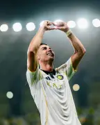 رونالدو يحتفل بلقب دوري روشن مع النصر: قاتلنا وحققنا هدفنا معاً