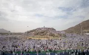 تدشين مشروع تلطيف الأجواء في محيط جبل الرحمة بعرفات