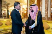 ولي عهد بروناي يستقبل السفير السعودي الجديد ويبحثان تعزيز التعاون