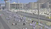 طقوس يوم النحر: رمي جمرة العقبة وطواف الإفاضة في مشعر منى