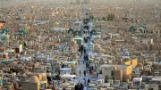 عراك دام في مقبرة ببغداد يحول زيارة عيدية إلى مأساة