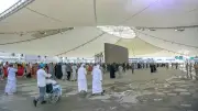 ضيوف خادم الحرمين يغادرون منى بعد إتمام رمي الجمرات
