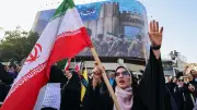 نيويورك تايمز: المتشددون الإيرانيون يعرقلون اتفاق واشنطن وطهران النووي