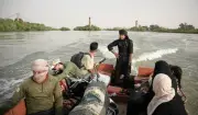 الشرع يتفقد مناطق الفيضانات في دير الزور بعد أسبوع من الفوضى