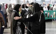 المرأة السعودية تواصل حضورها التطوعي في خدمة ضيوف الرحمن بموسم الحج