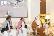 نائب أمير الرياض ينقل تعازي القيادة في وفاة الرئيس اليمني السابق هادي
