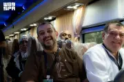 ضيوف برنامج خادم الحرمين يغادرون مكة إلى المدينة بعد أداء الحج