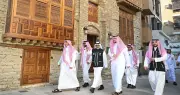 محافظ الطائف يتفقد المنطقة التاريخية ويطلع على معالمها التراثية