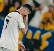 دموع كريستيانو في تتويج النصر: أسطورة تبكي فرحاً في حائل