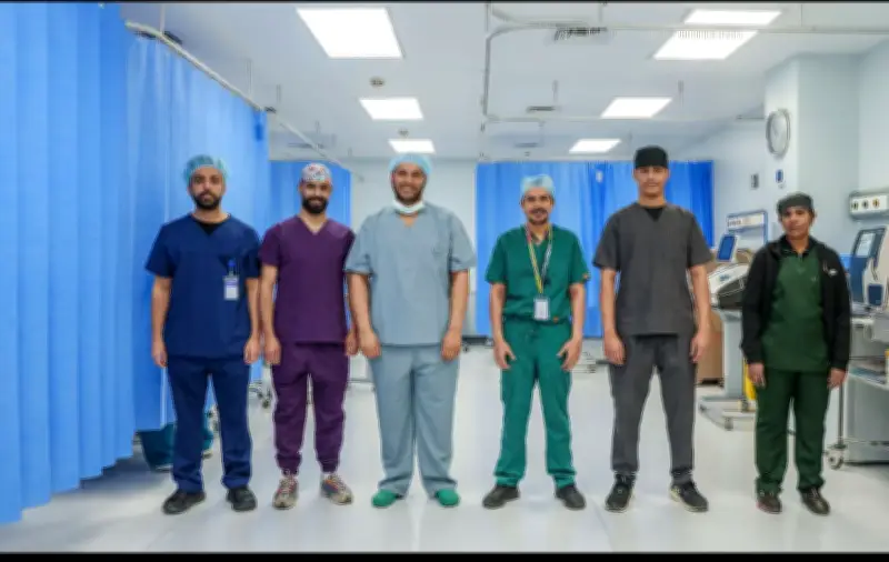 فريق طبي بمستشفى الإمام عبدالرحمن الفيصل يستأصل ورمًا لمريضة عمرها 102 عامًا بنجاح