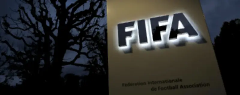 الفيفا يمنع قوارير الماء الزجاجية في مباريات كأس العالم 2026
