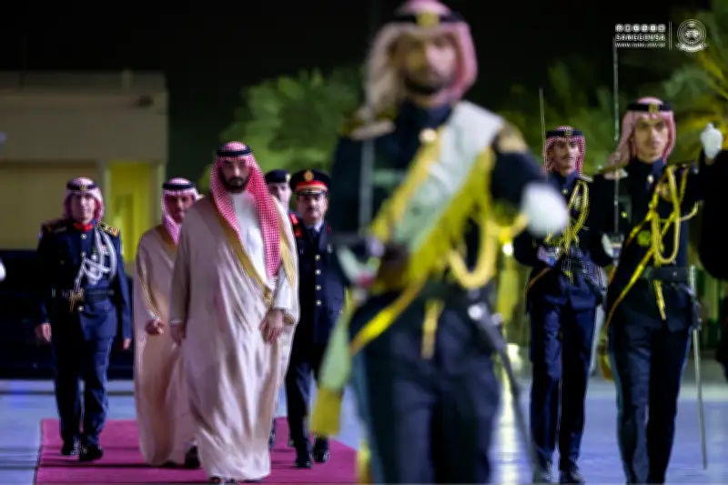 وزير الحرس الوطني يرعى تخريج الدفعة 42 من طلبة بكالوريوس العلوم العسكرية