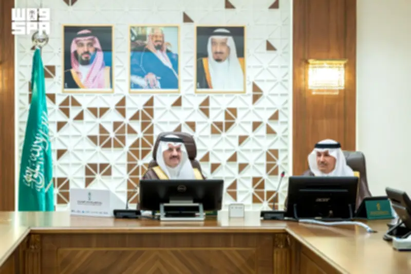 أمير الشرقية يدشن 6 مشروعات طرق ويوقع اتفاقيات نقل بـ 3 مليارات ريال