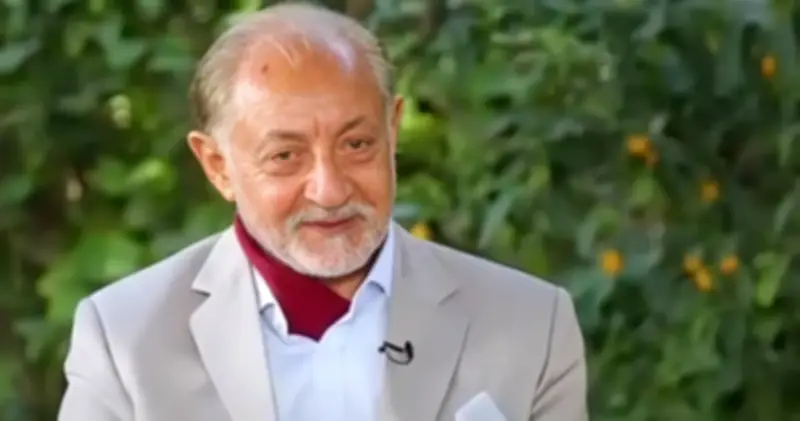 وفاة الفنان المصري عبدالعزيز مخيون عن عمر 83 عامًا