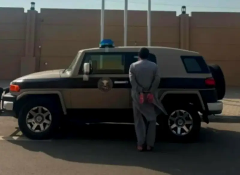 القبض على مقيم أفغاني لنقل مخالفين يمنيين لنظام أمن الحدود