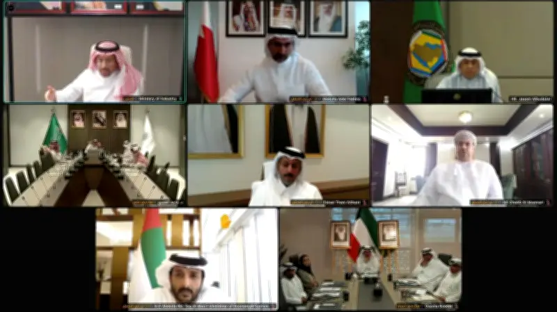 الخريف يشارك في اجتماع خليجي استثنائي لتعزيز التكامل الاقتصادي