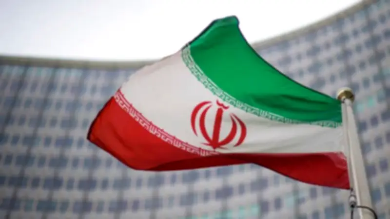 إيران توقف تبادل الرسائل مع واشنطن وتلوح بإغلاق هرمز وباب المندب