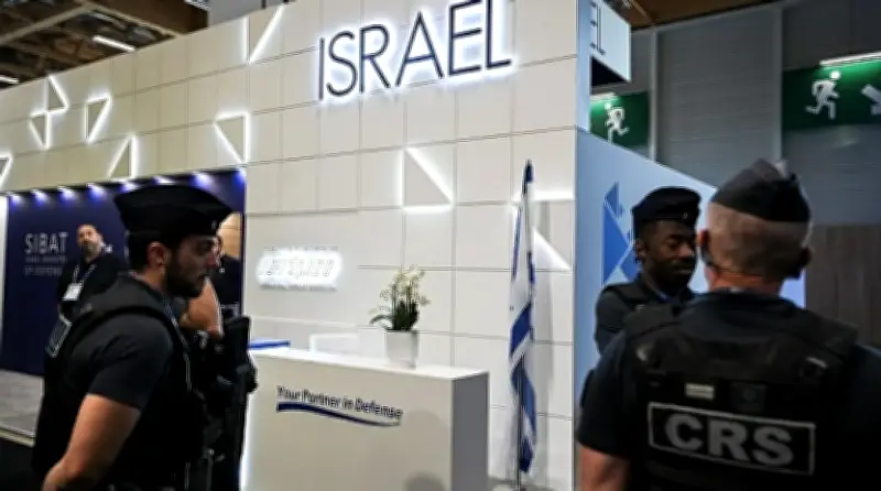 فرنسا تحظر مشاركة إسرائيل في معرض يوروساتوري للدفاع بباريس