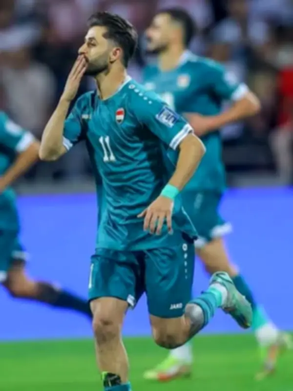لاعب عراقي مستبعد من المونديال يوجه رسالة دعم لزملائه