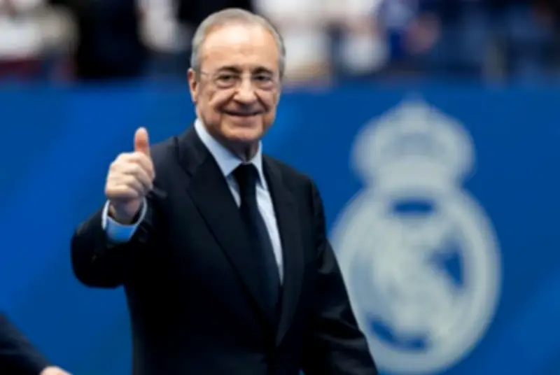 بيريز يعلن عن صفقتين لريال مدريد حال إعادة انتخابه