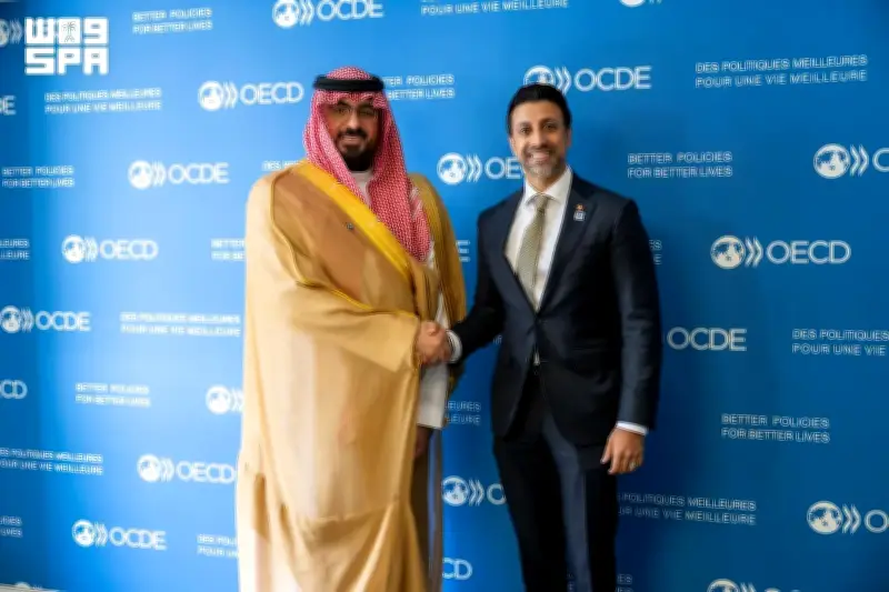 وزير الاقتصاد السعودي يبحث مع نظيره الكندي تعزيز العلاقات التجارية والاستثمارية في باريس