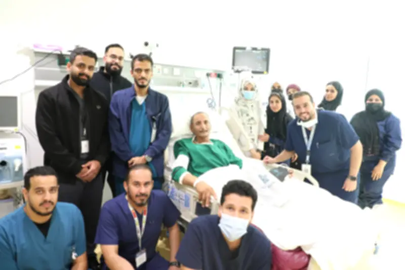 فريق طبي بمجمع الملك عبدالله بجدة ينقذ حاجًا مصريًا من نزيف حاد بالمطار