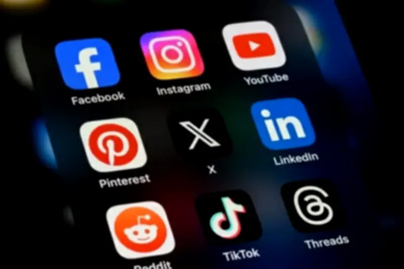 الجيل زد يهجر لينكدإن ويتجه لتيك توك وإنستغرام بحثاً عن وظائف الأحلام