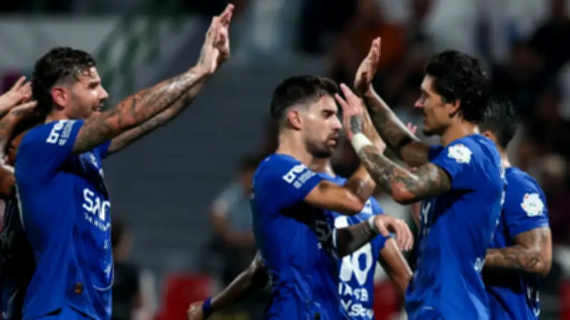 لتعويض ليفاندوفسكي.. برشلونة يوجه أنظاره نحو نونيز مهاجم الهلال