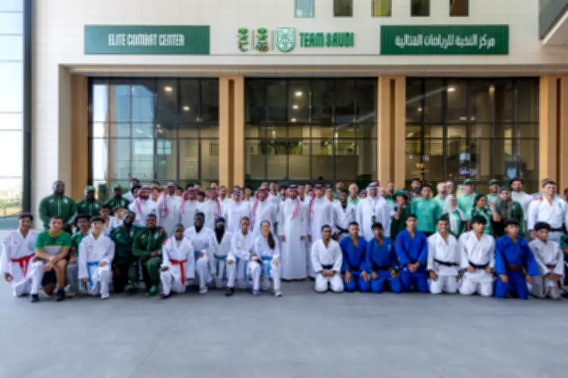 الأمير عبدالعزيز الفيصل يدشن مركز النخبة للرياضات القتالية بجدة