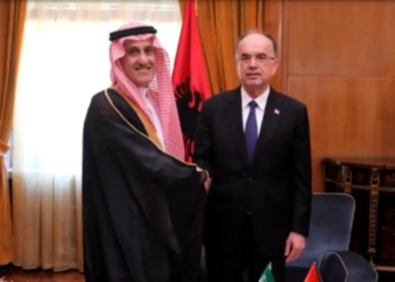 السفير السعودي يبدأ مهامه الدبلوماسية في ألبانيا بعد تقديم أوراق اعتماده