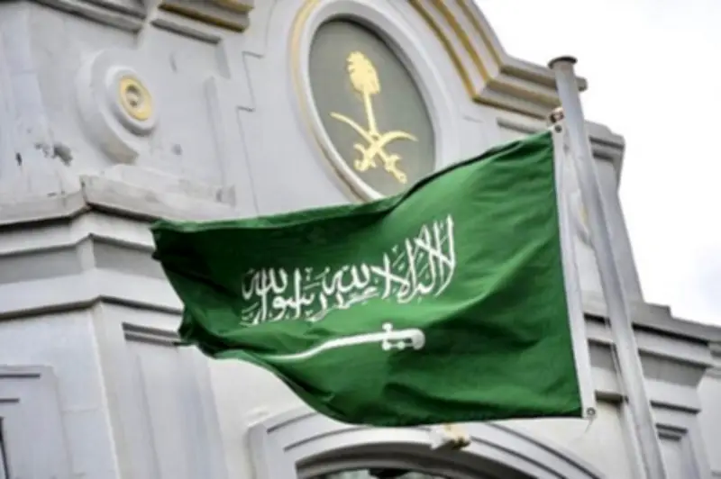 السفارة السعودية في إندونيسيا تحذر المواطنين من زلزال وتسونامي