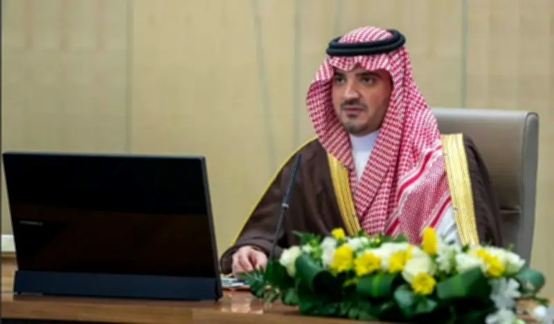 تطوير خدمات الأحوال المدنية بالقصيم يحظى بإشادة أمير المنطقة ونائبه