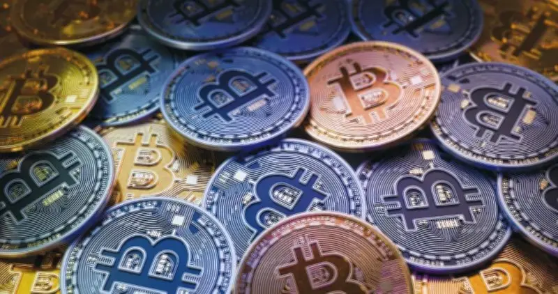ارتفاع البيتكوين 3% فوق 61.5 ألف دولار بتحسن معنويات الأسواق