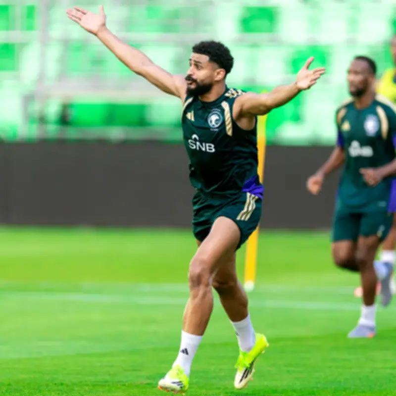 دونيس يعتمد خطة الأخضر لمواجهة إسبانيا عبر الفيديو في كأس العالم