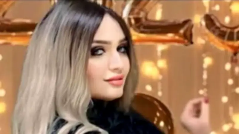 قرار رسمي بمنع المطربة لارا حجازي من الغناء شهراً بسبب عبارات خادشة