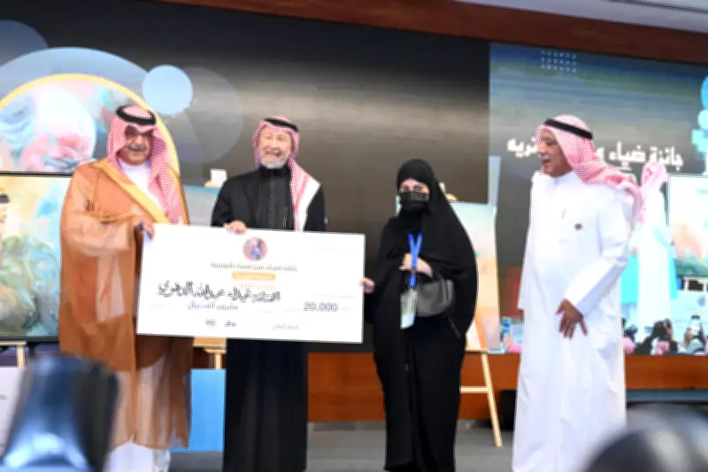 إيمان اللويمي تفوز بالمركز الأول في جائزة ضياء للبورتريه بمشاركة 787 فناناً