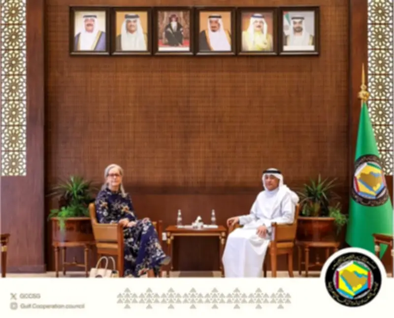 البديوي يودع سفيرة السويد ويشيد بجهودها في تعزيز العلاقات الخليجية