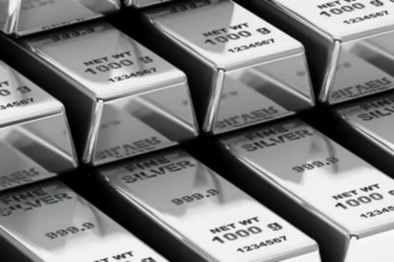 الذهب يرتفع عند التسوية والفضاء تخسر 10% أسبوعياً