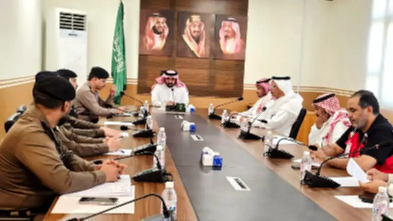 محافظ محايل يرأس اجتماع لجنة السلامة المرورية الفرعية
